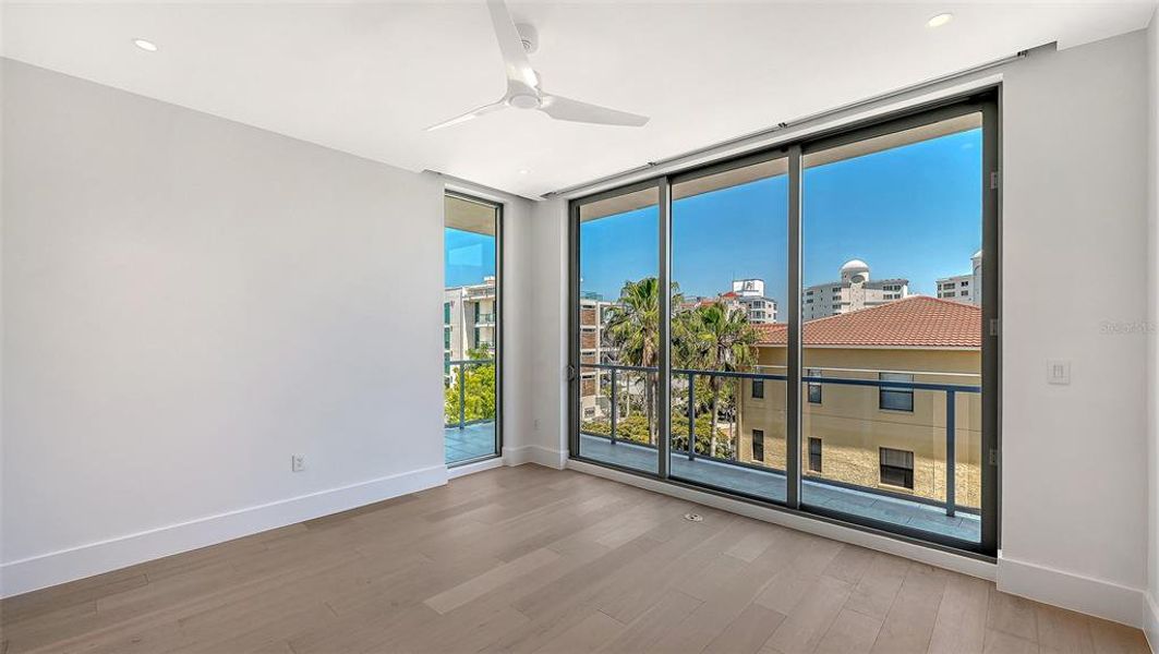Spacious, unfurnished interior of a new home in , Sarasota (Image 39). Spacious, unfurnished interior of a new home in , Sarasota (Image 39).