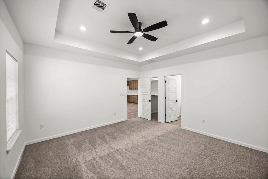Spacious, unfurnished interior of a new home in , Houston (Image 24).