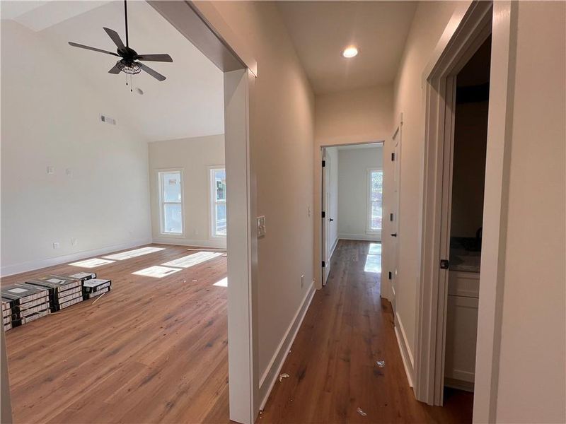 Spacious, unfurnished interior of a new home in , Dahlonega (Image 6).