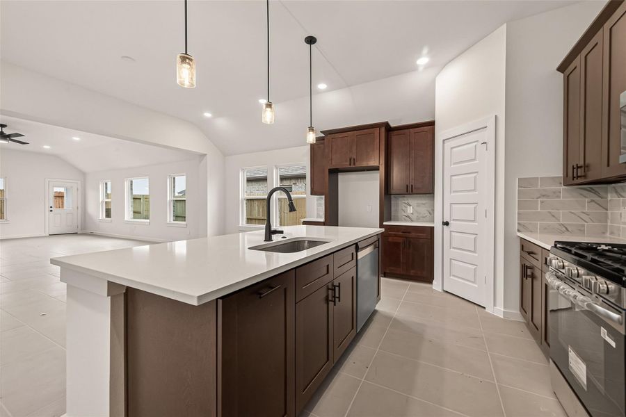 Furnished interior view inside a new home in Foxtail Palms, Manvel (Image 14). Furnished interior view inside a new home in Foxtail Palms, Manvel (Image 14).