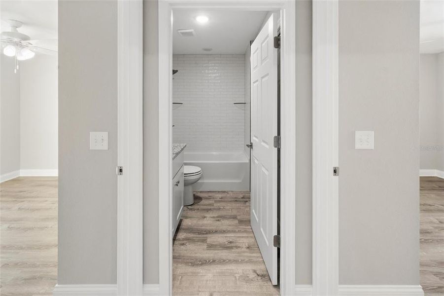 Spacious, unfurnished interior of a new home in , Frostproof (Image 26).