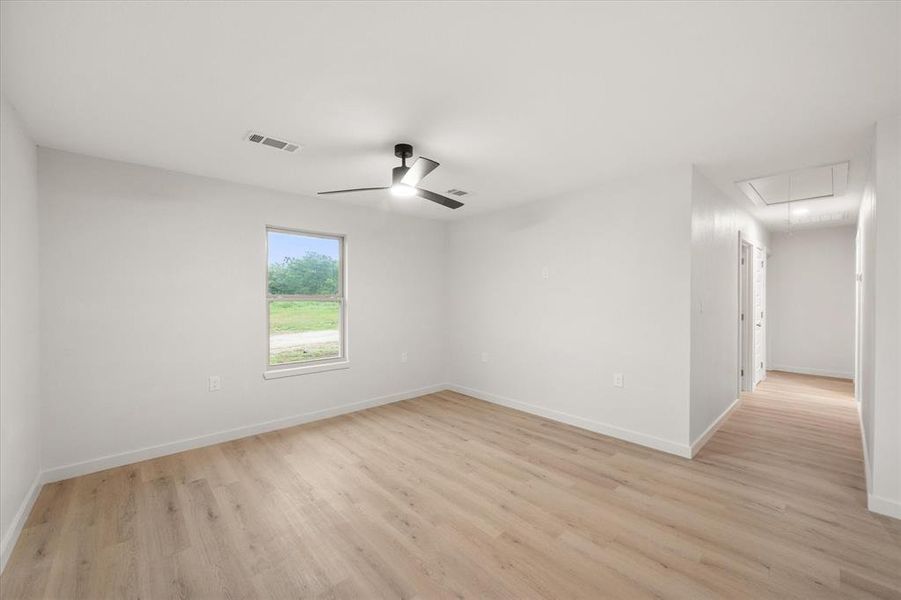 Spacious, unfurnished interior of a new home in , Dawson (Image 30).