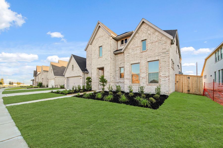 Image 34 of a home in Valencia 70'.