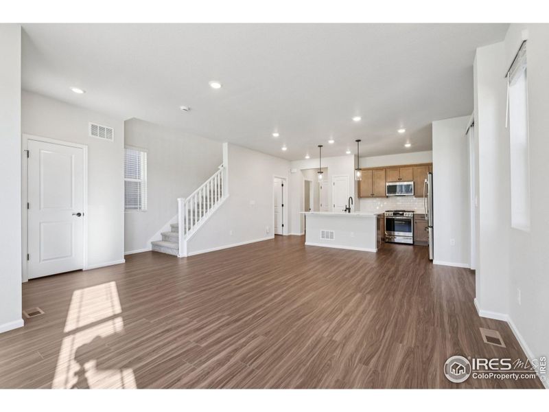 Spacious, unfurnished interior of a new home in The Villas Collection at Sterling Ranch, Littleton (Image 20).