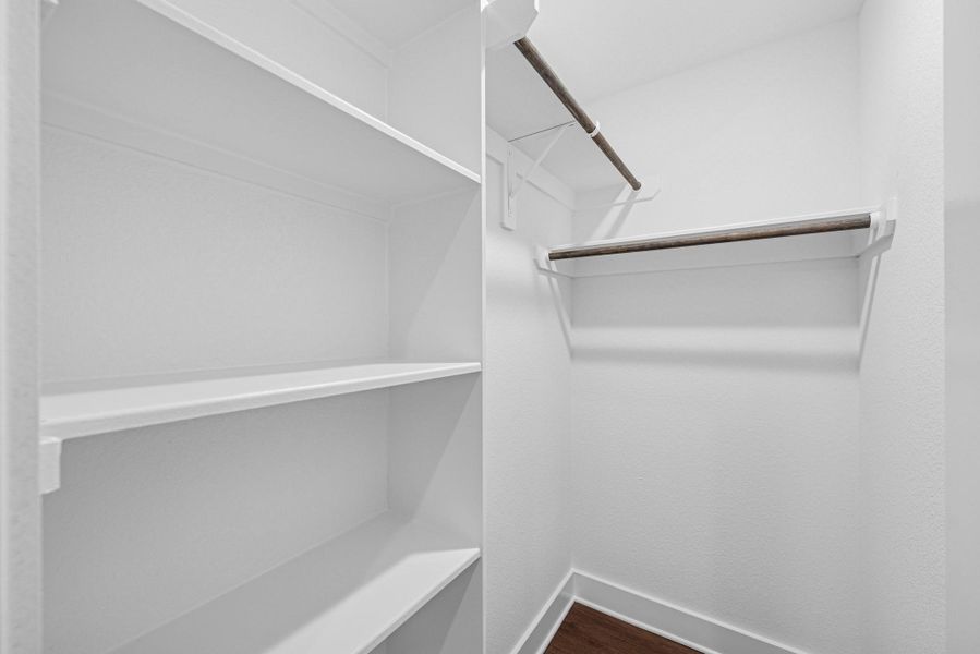 Spacious, unfurnished interior of a new home in Sorella, Tomball (Image 7).