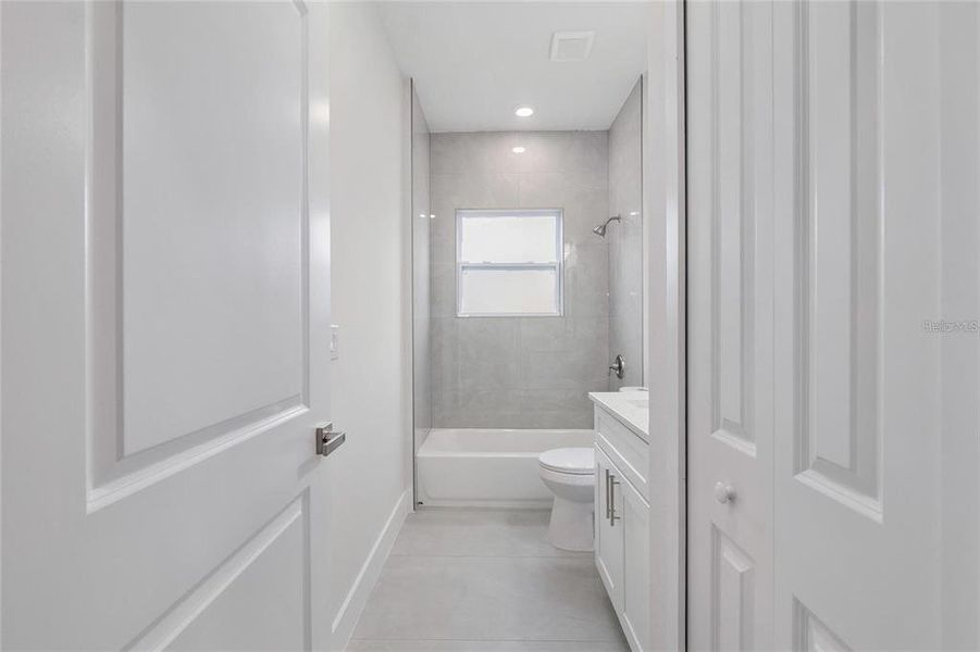 Furnished interior view inside a new home in , Ocala (Image 14).