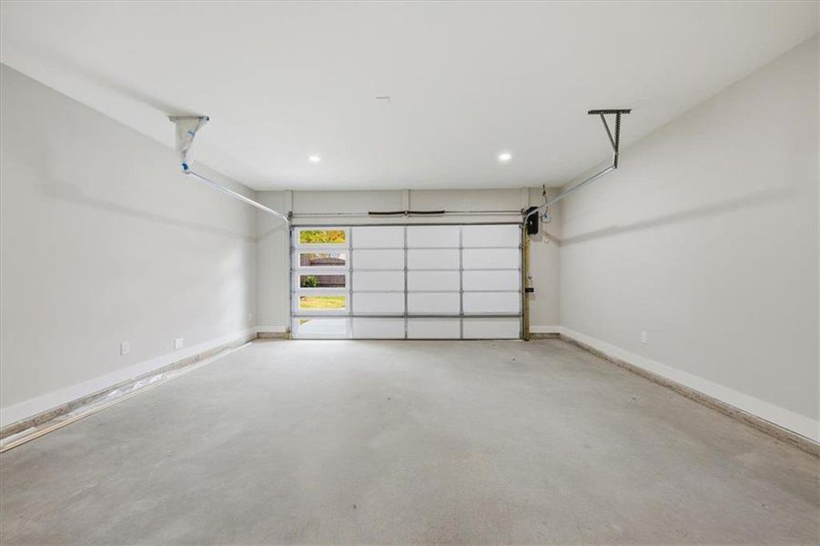 Spacious, unfurnished interior of a new home in , Acworth (Image 20).