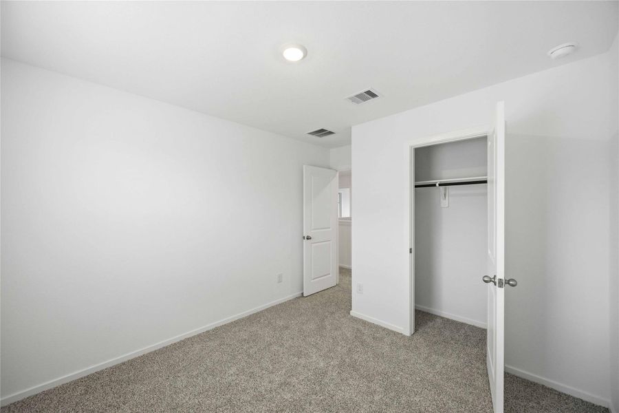 Spacious, unfurnished interior of a new home in Legacy Village, Houston (Image 13).