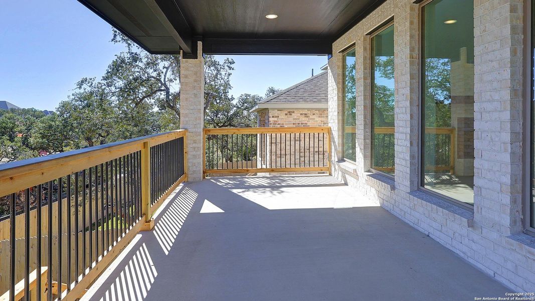 Exterior details and patio area of a home in Ranches At Creekside 55', Boerne (Image 17).