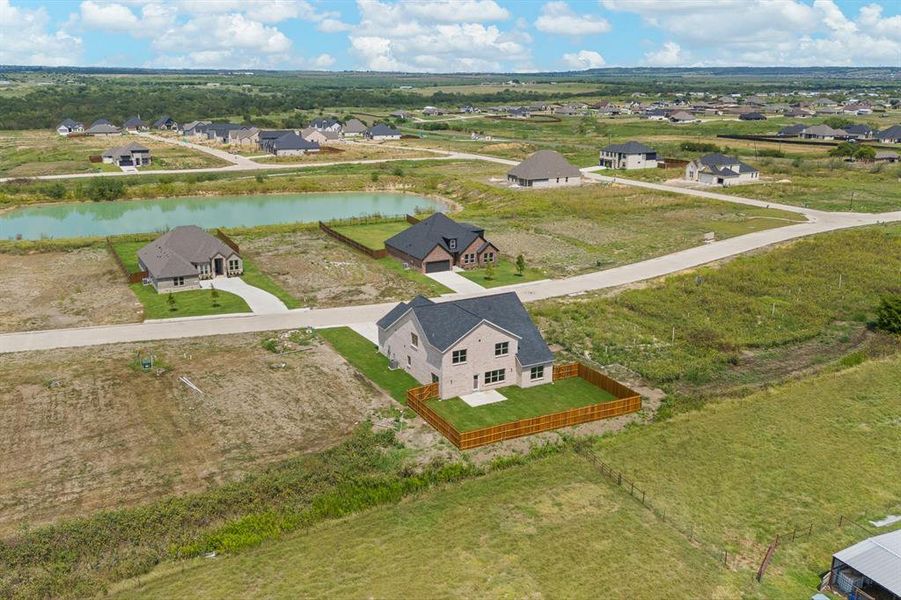 Exterior details and patio area of a home in , Venus (Image 25).