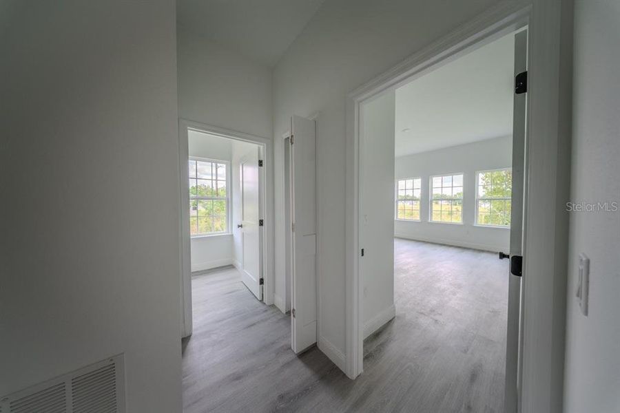 Spacious, unfurnished interior of a new home in , Ocala (Image 14).