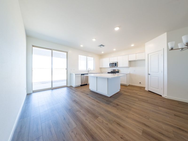 Spacious, unfurnished interior of a new home in Rancho Mirage, Maricopa (Image 34). Spacious, unfurnished interior of a new home in Rancho Mirage, Maricopa (Image 34).