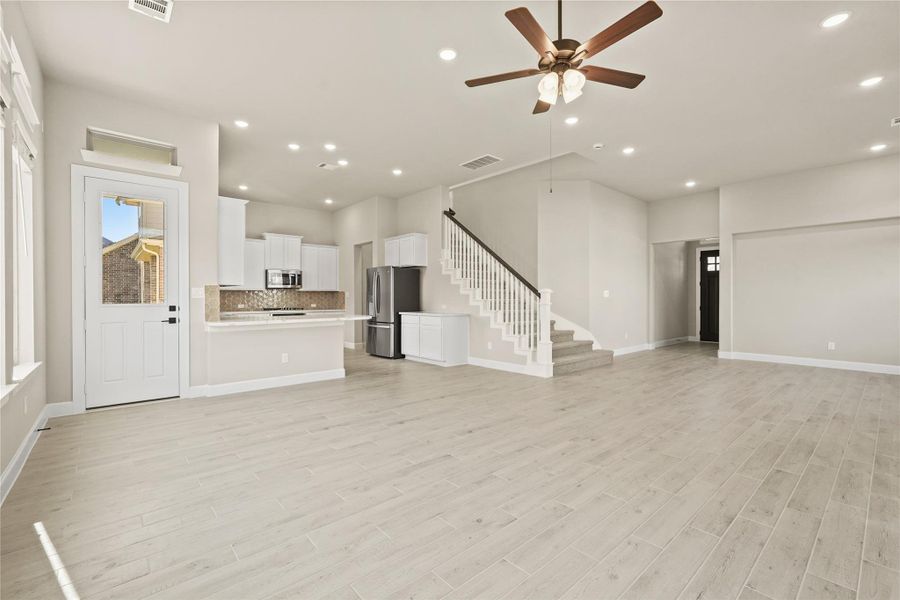 Spacious, unfurnished interior of a new home in Waterstone on Lake Conroe, Montgomery (Image 20).