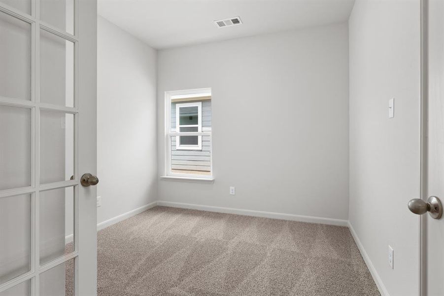 Spacious, unfurnished interior of a new home in Logan Square, Fort Worth (Image 9).