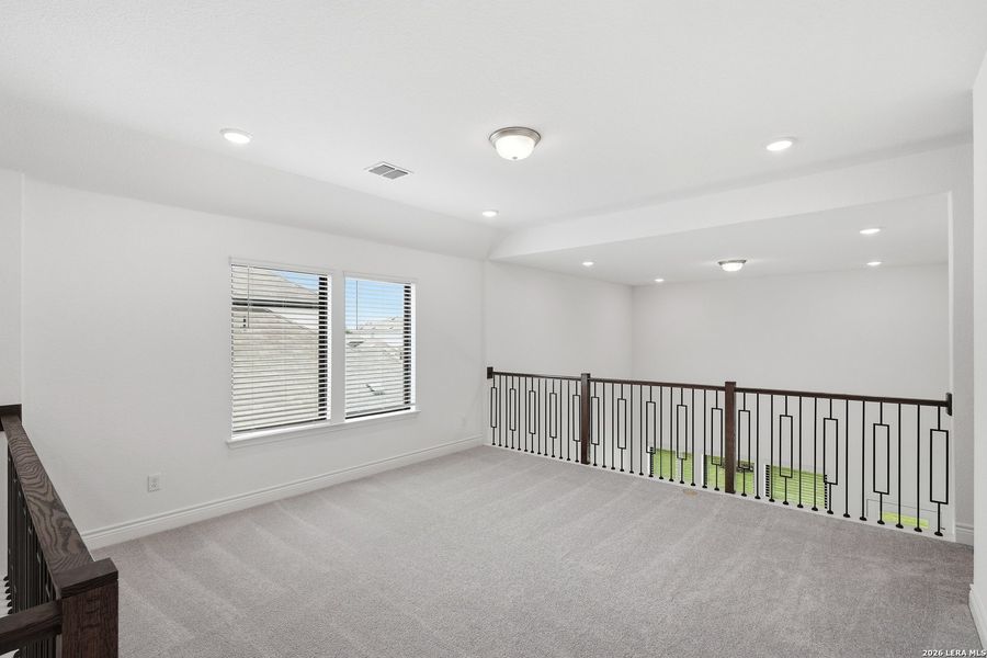 Spacious, unfurnished interior of a new home in Bison Ridge, San Antonio (Image 42). Spacious, unfurnished interior of a new home in Bison Ridge, San Antonio (Image 42).