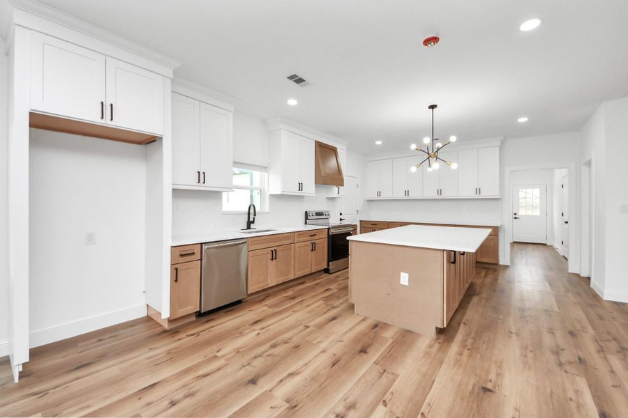 Furnished interior view inside a new home in , Brookshire (Image 13).