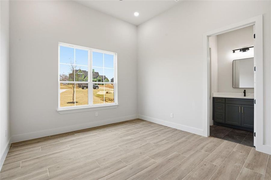 Spacious, unfurnished interior of a new home in , Burleson (Image 18).