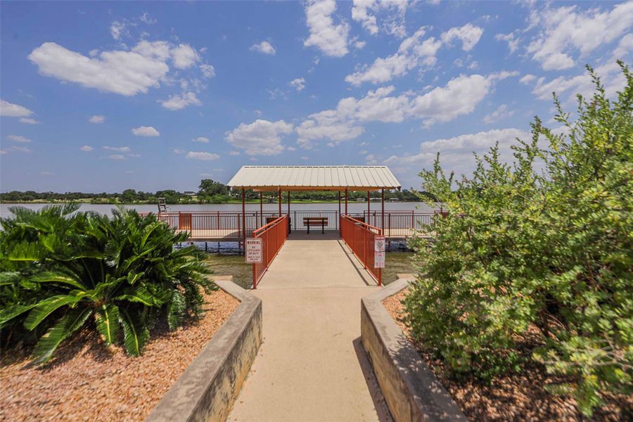 PUBLIC PARK AND LAKE ACCESS