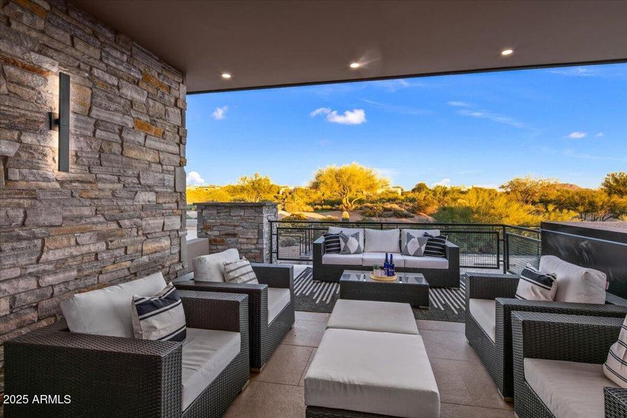 076-Upstiars Living Patios 076-Upstiars Living Patios