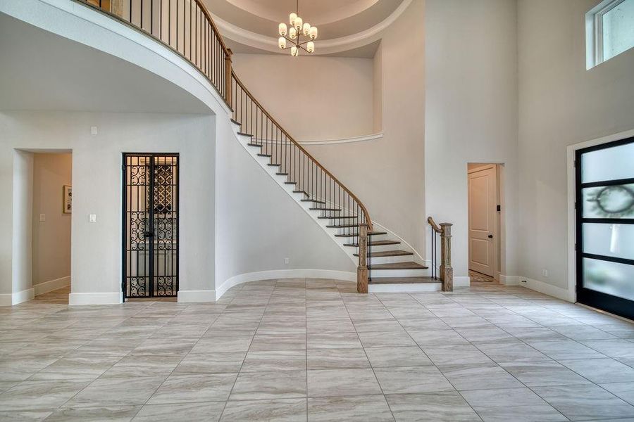 Spacious, unfurnished interior of a new home in , Friendswood (Image 20).