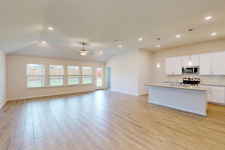 Spacious, unfurnished interior of a new home in Sanderos, Fort Worth (Image 37). Spacious, unfurnished interior of a new home in Sanderos, Fort Worth (Image 37).