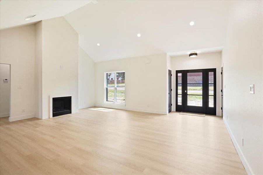 Spacious, unfurnished interior of a new home in , Pottsboro (Image 17).