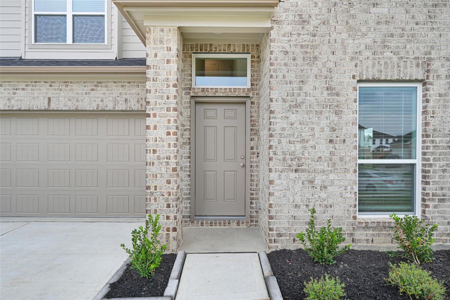 Exterior details and patio area of a home in Rollingbrook Estates, Baytown (Image 17). Exterior details and patio area of a home in Rollingbrook Estates, Baytown (Image 17).
