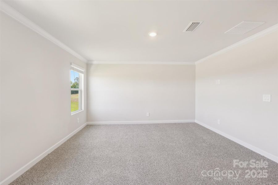 Spacious, unfurnished interior of a new home in Walnut Reserve, Conover (Image 25).