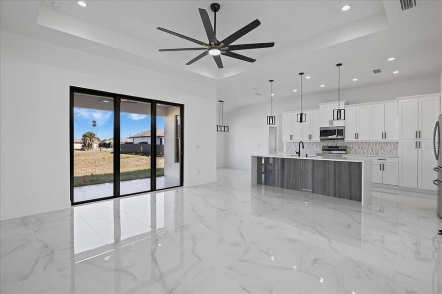 Spacious, unfurnished interior of a new home in , Cape Coral (Image 21).