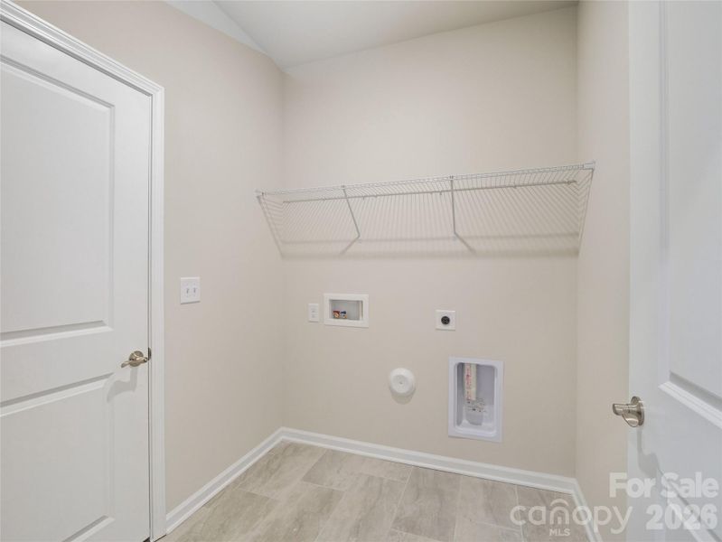 Spacious, unfurnished interior of a new home in Roselyn, Lancaster (Image 13).