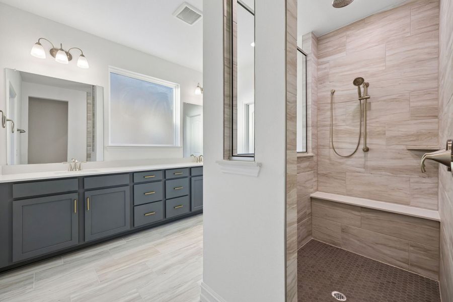 Representative furnished interior of a home built from the Oglesby by Pulte Homes in Corley Farms, Boerne (Image 7).