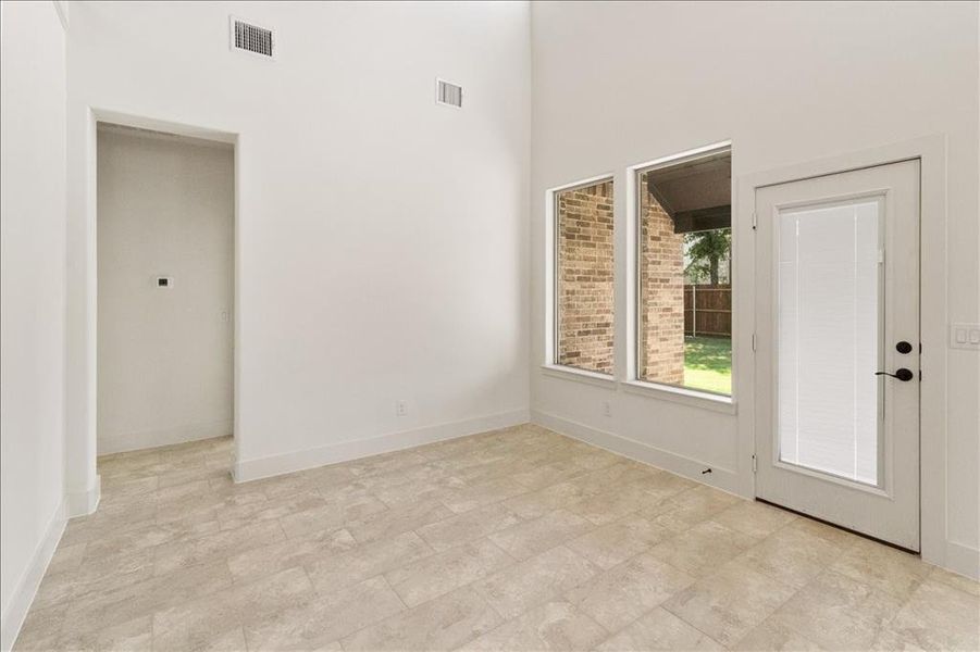 Spacious, unfurnished interior of a new home in , Fort Worth (Image 29).