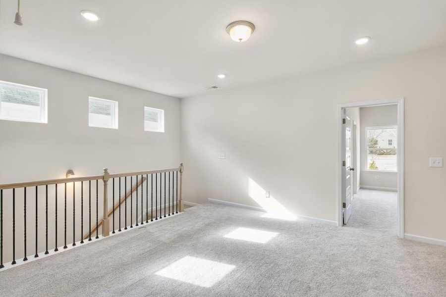 Spacious, unfurnished interior of a new home in Sanders Park, Austell (Image 23).