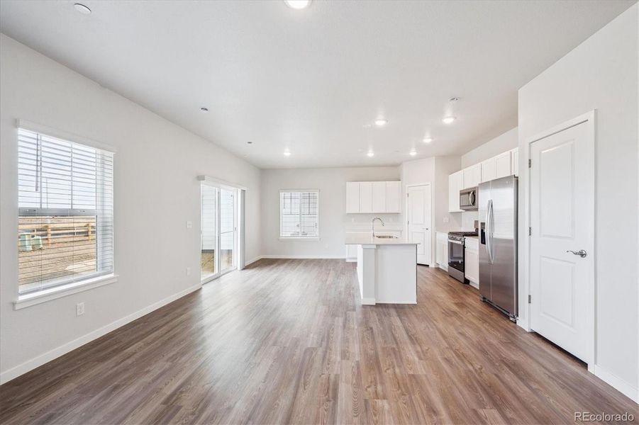Spacious, unfurnished interior of a new home in Legato, Commerce City (Image 15).