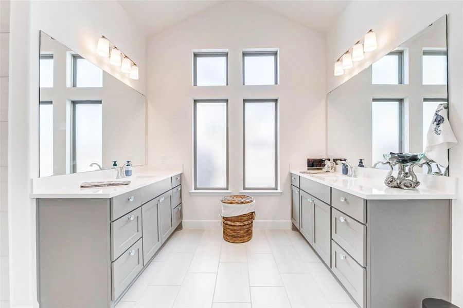 Furnished interior view inside a new home in Cross Creek West 55', Fulshear (Image 29).