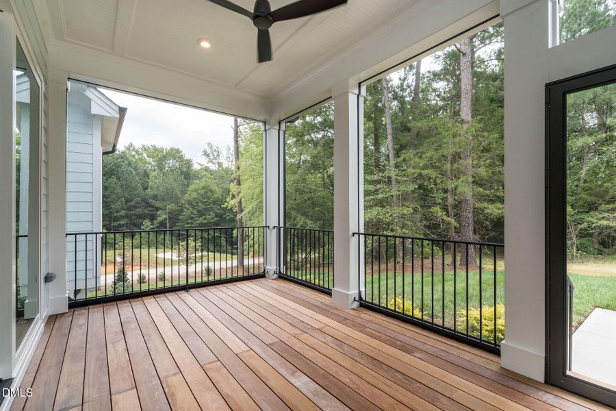 037-1920x1080-screened-porch 037-1920x1080-screened-porch