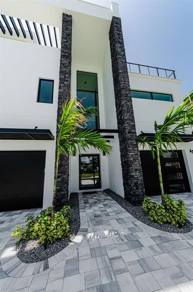 Exterior details and patio area of a home in , Treasure Island (Image 3).