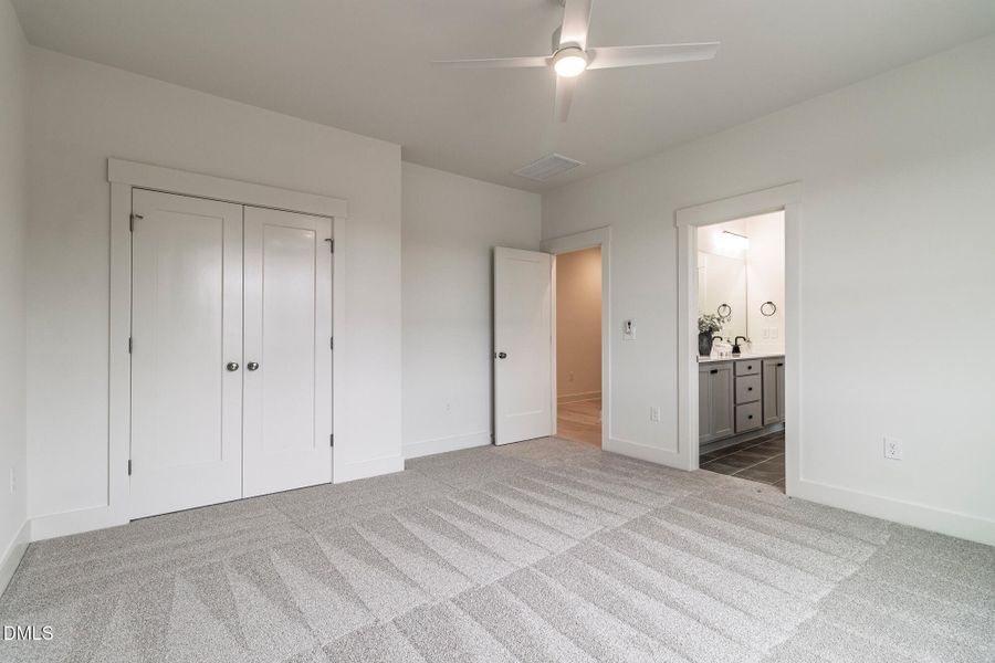 401_STABLE_VALLEY_INTERIOR_64