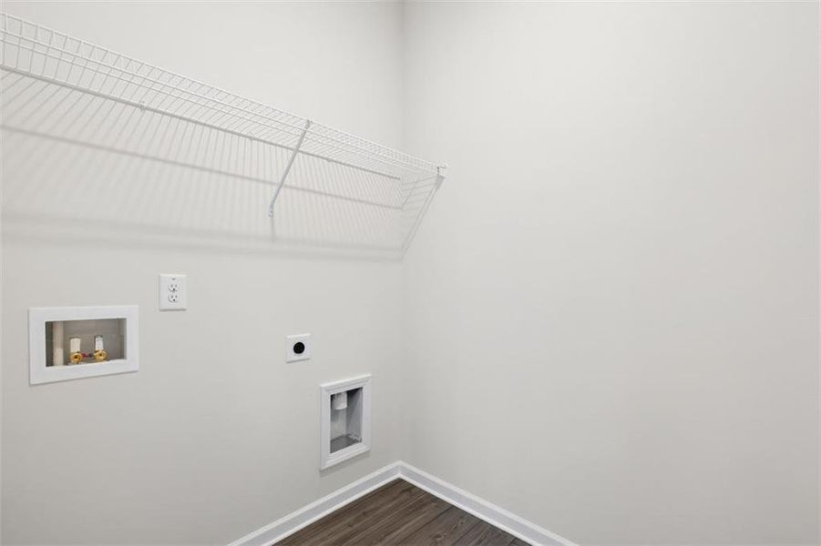 Spacious, unfurnished interior of a new home in Sanders Park, Austell (Image 34).