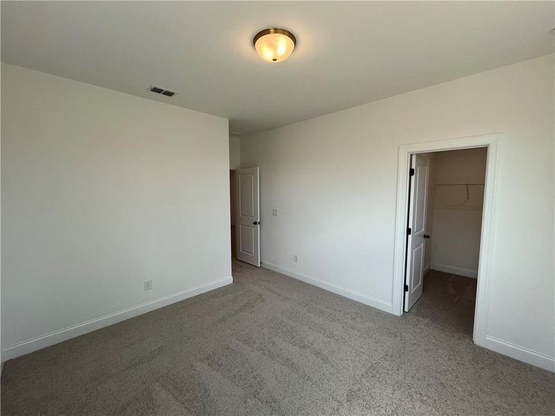 Spacious, unfurnished interior of a new home in East Harbor II at Chestatee, Dawsonville (Image 31).