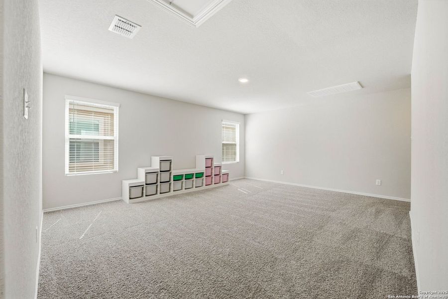 Spacious, unfurnished interior of a new home in Abbott Place, St. Hedwig (Image 25).