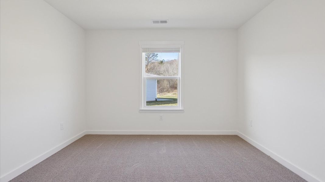 Spacious, unfurnished interior of a new home in Emory Creek, Harriman (Image 15).