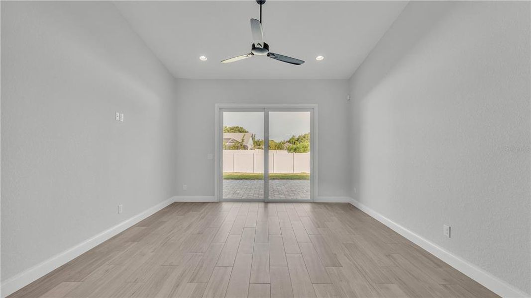 Spacious, unfurnished interior of a new home in , Lakeland (Image 53).