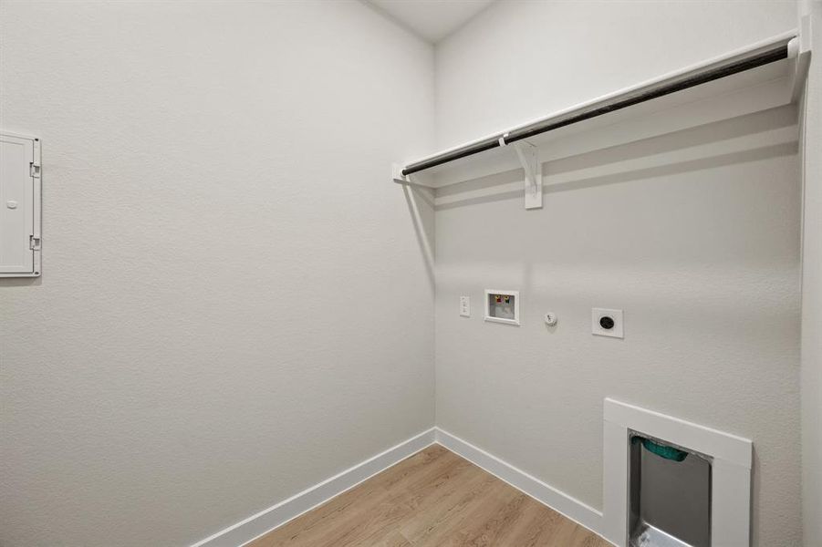 Spacious, unfurnished interior of a new home in Summerwood Estates, Red Oak (Image 18).