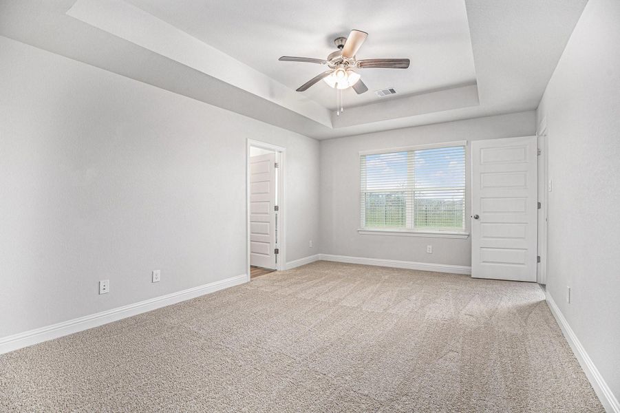 Spacious, unfurnished interior of a new home in Lago Mar, Texas City (Image 13).
