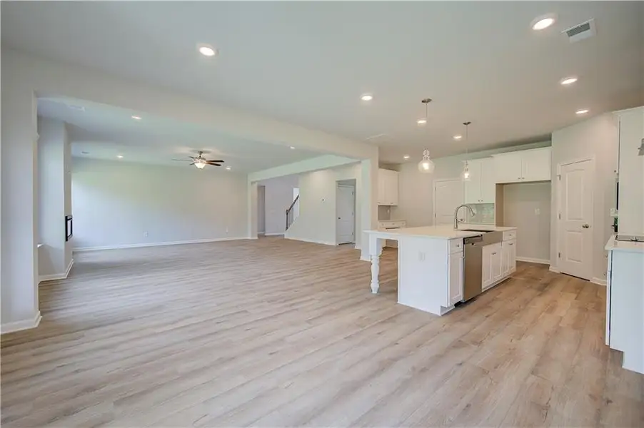 Spacious, unfurnished interior of a new home in Adagio, Dacula (Image 19).