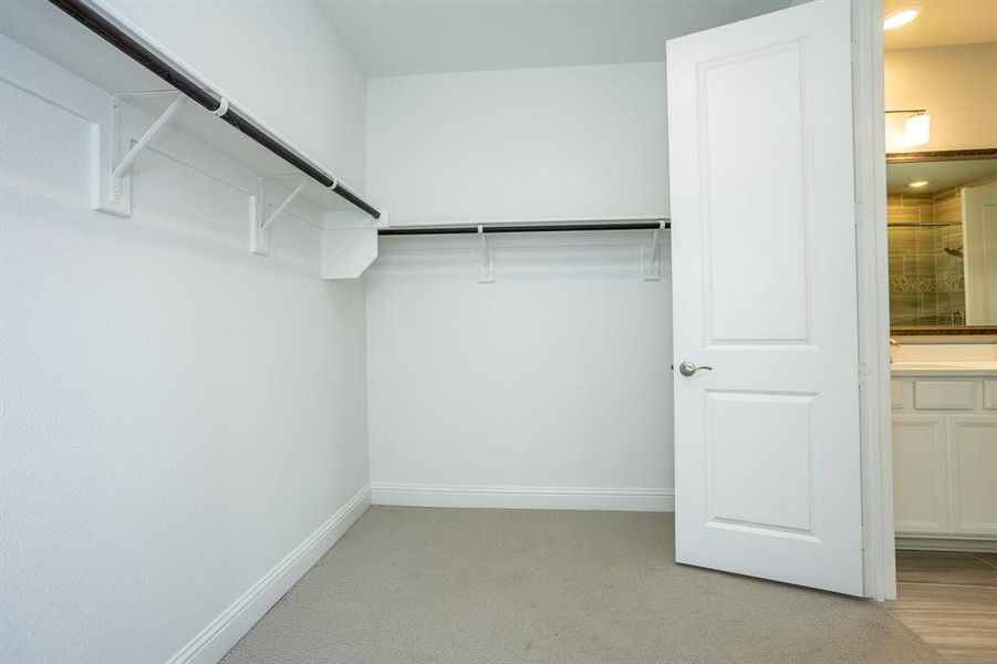 Spacious, unfurnished interior of a new home in , Corinth (Image 24).