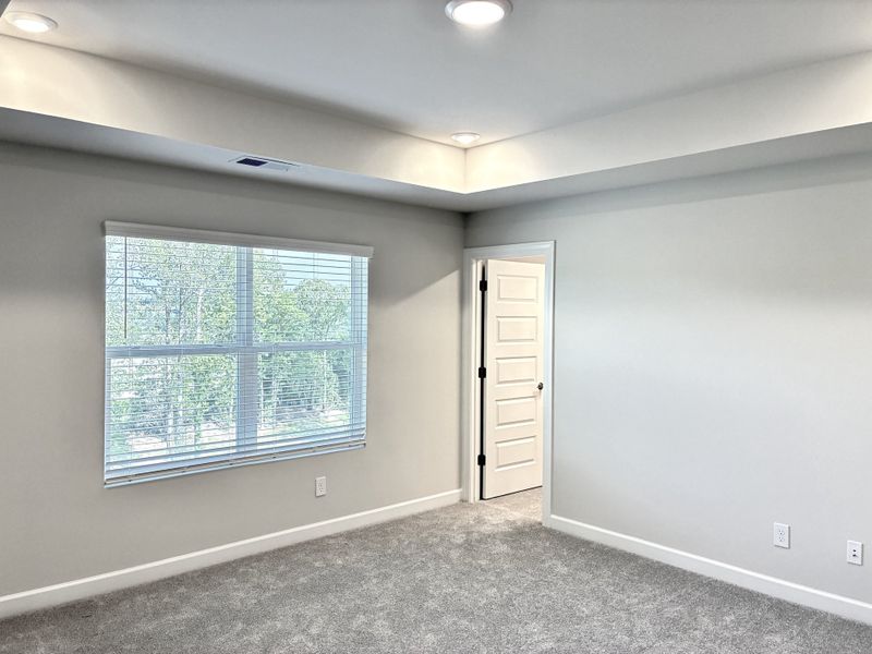 Spacious, unfurnished interior of a new home in Holly View, Greenville (Image 17).
