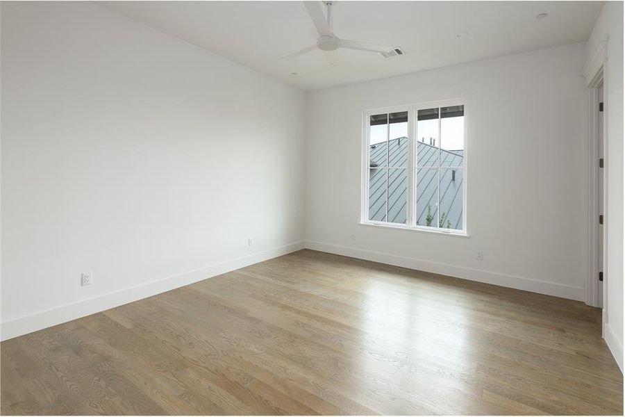 Spacious, unfurnished interior of a new home in , Dallas (Image 23).