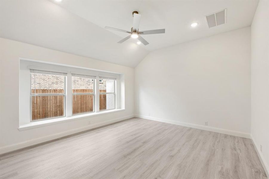 Spacious, unfurnished interior of a new home in Ridge Ranch, Mesquite (Image 26). Spacious, unfurnished interior of a new home in Ridge Ranch, Mesquite (Image 26).